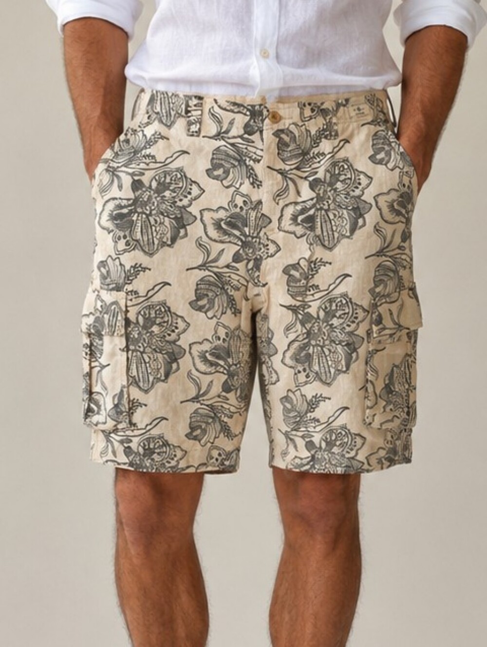 Tommy Hilfiger Linen Cotton Floral Cargo Shorts Size 38 Beige Black Paisley EUC